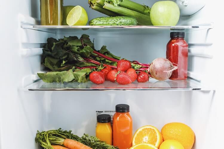 จัดตู้เย็นของคุณให้เป็นระเบียบเหมือนตู้กับข้าวด้วยผลิตภัณฑ์ราคาประหยัดเหล่านี้